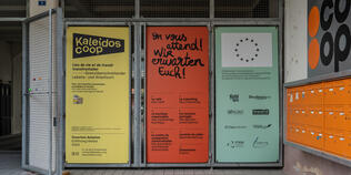 Le fait que KaléidosCoop est un lieu transfrontalier apparaît déjà sur l’étiquette à l’entrée.
